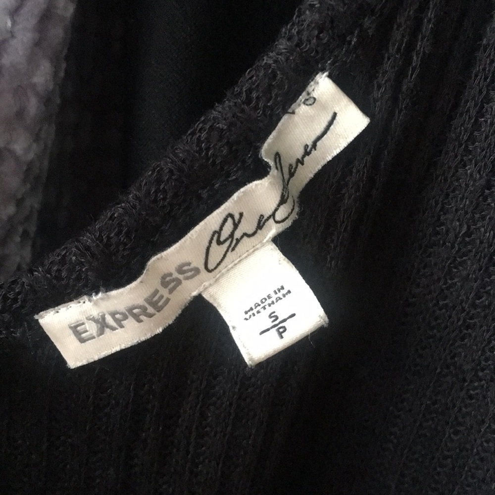 Express Ribbed Open-Back Tank - Picture 4 of 4